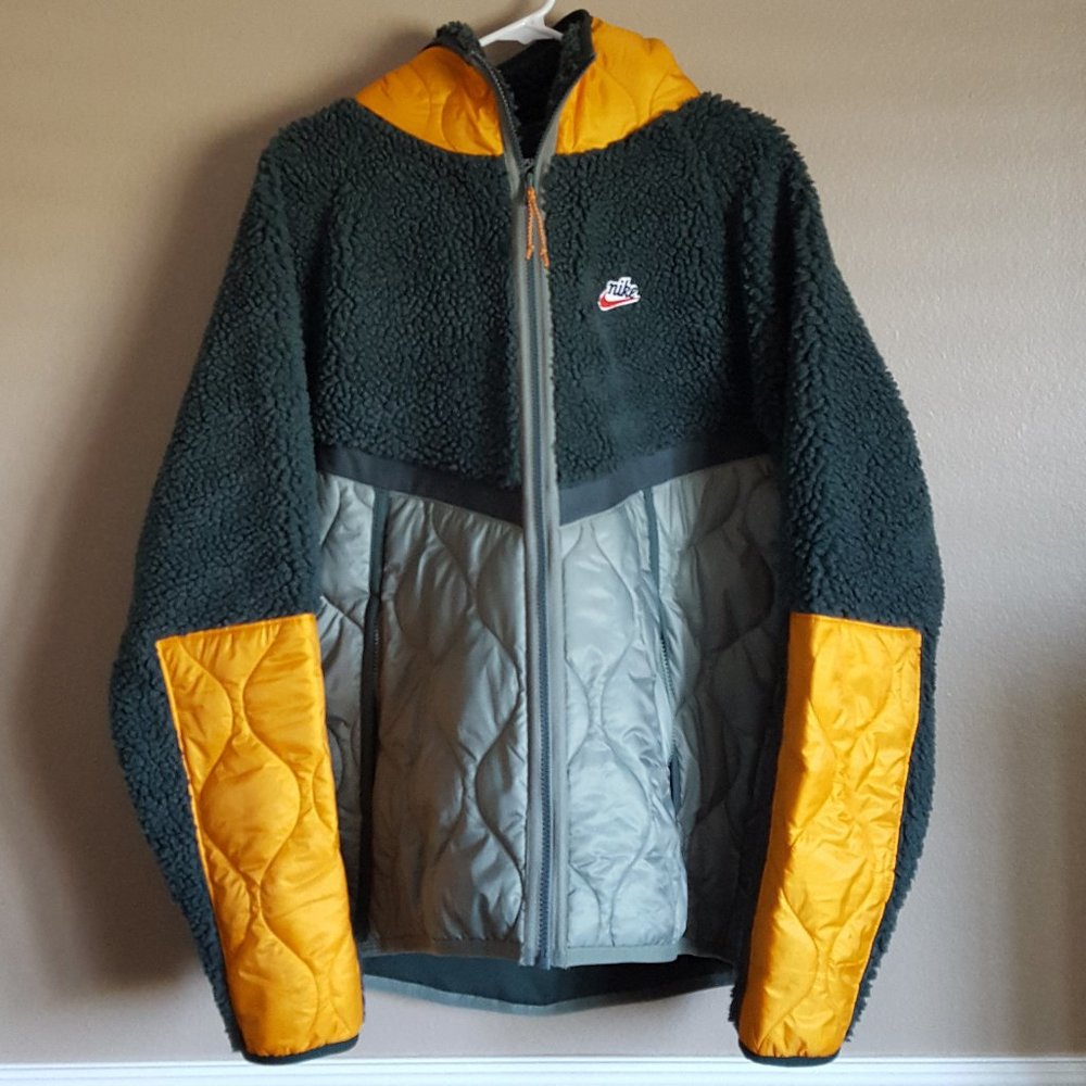 NWOT Nike Heritage Hooded Sherpa Jacket Green & Kumquat
